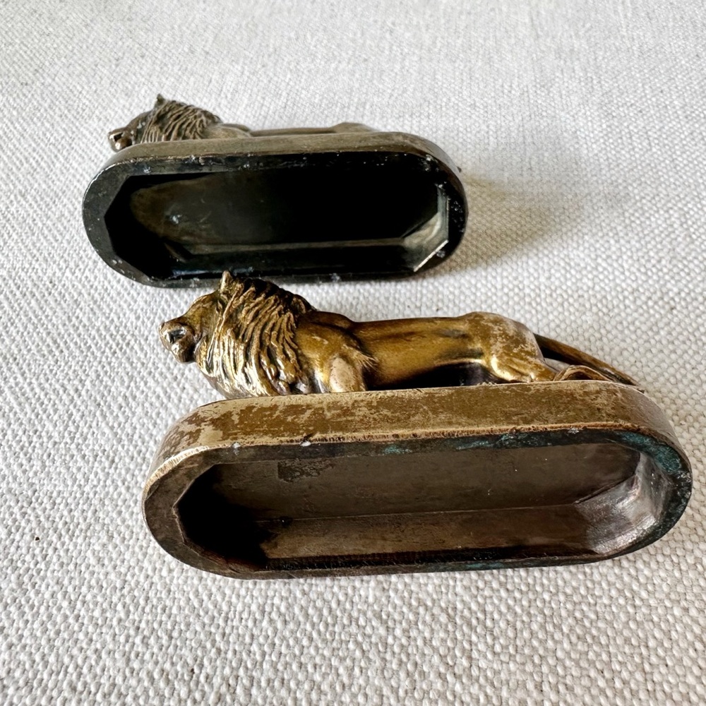 Set of 2 Lions International Brass/Bronze Mini Statues – Roar in Style! - Picture 3 of 4